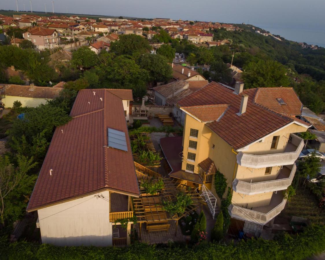 Guest House Nash Dom Каварна Экстерьер фото