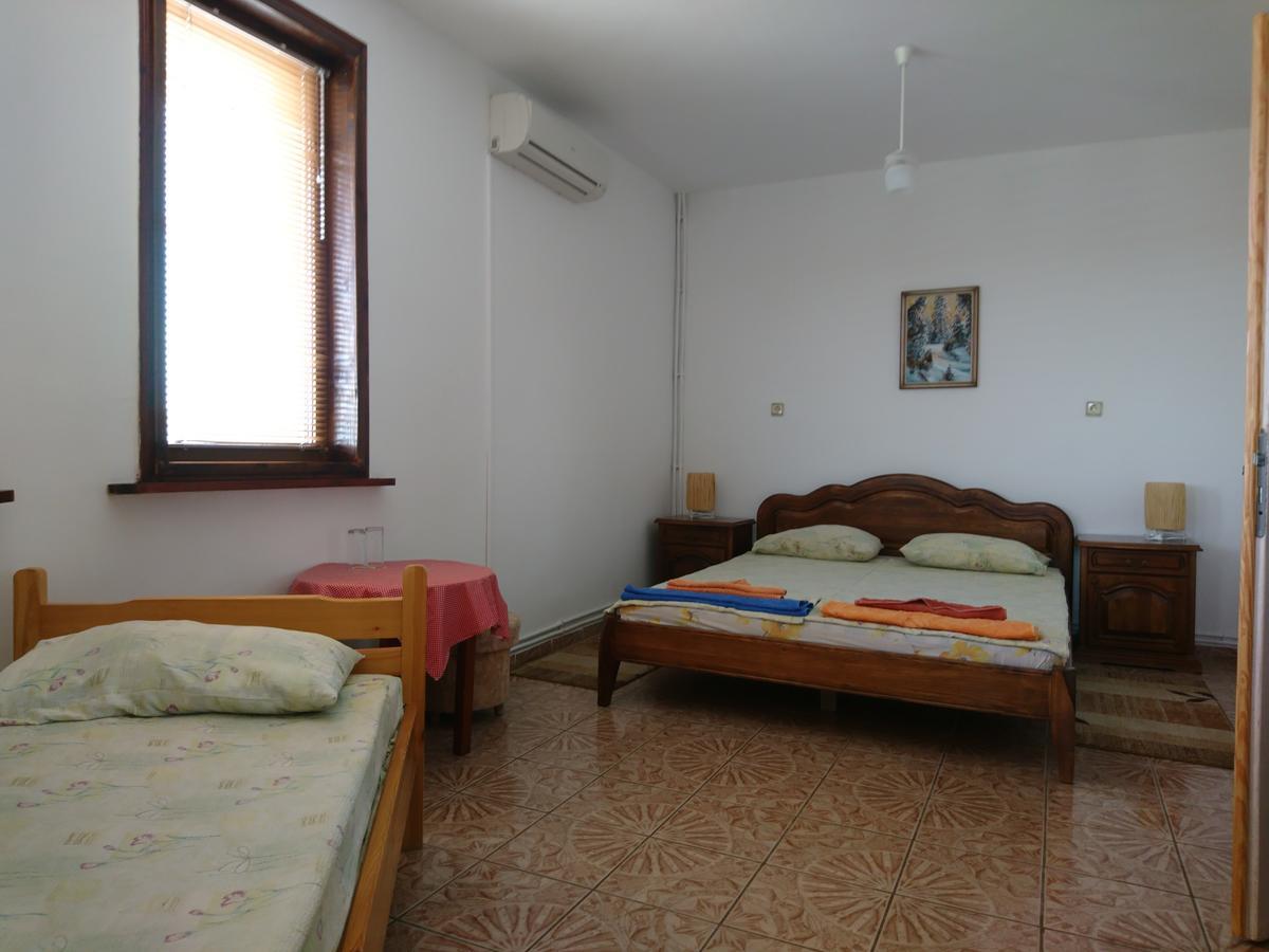 Guest House Nash Dom Каварна Экстерьер фото
