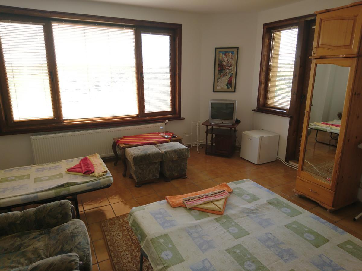 Guest House Nash Dom Каварна Экстерьер фото